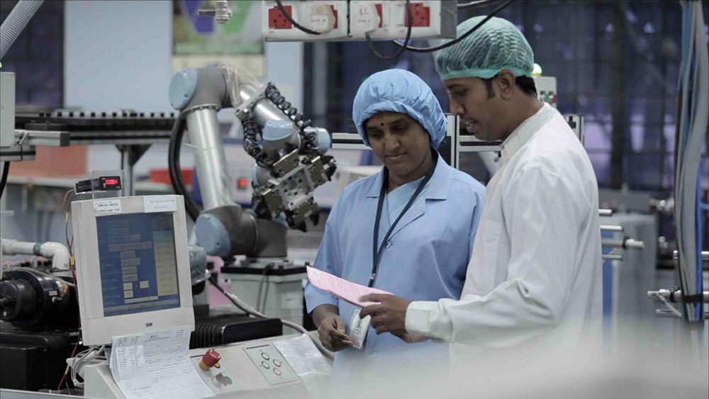 โคบอทส์ หุ่นยนต์ผู้ช่วยด้านสุขภาพ