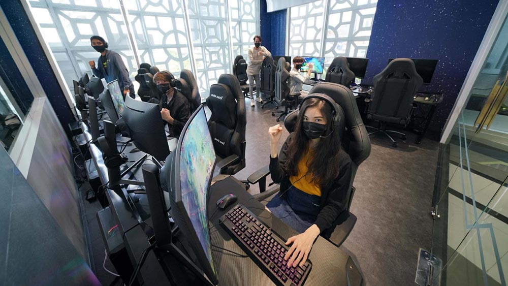 AIS eSports STUDIO จัดเต็ม 4 โซนเด็ดเพื่อคอเกม