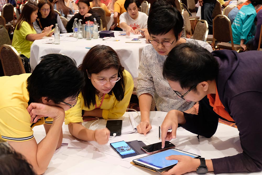 AIS เตือน/เตรียม ความพร้อม "วิถีชีวิตหลังวิกฤติ" ให้คนไทย