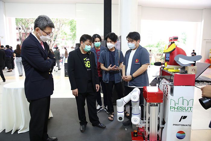 หุ่นยนต์ WALKIE