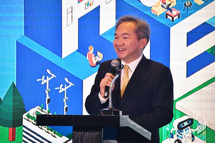 ศาสตราจารย์-ดร.ชูกิจ-ลิมปิจำนงค์-ผู้อำนวยการ-สวทช.