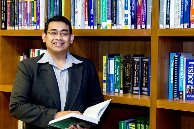 อาจารย์ ดร.รชา เทพษร