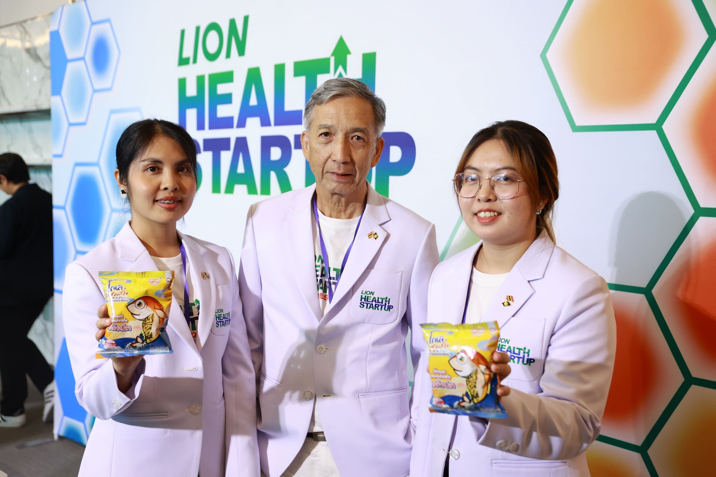 'โกเล ปลาทูแท่งอบกรอบ' จากก้างปลาเหลือทิ้ง สู่ของกินเล่นเสริมแคลเซียม