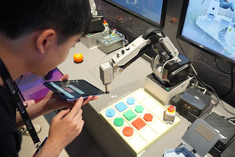 CoBot หุ่นยนต์สำหรับอุตสาหกรรมขนาดเล็กเเละกลาง