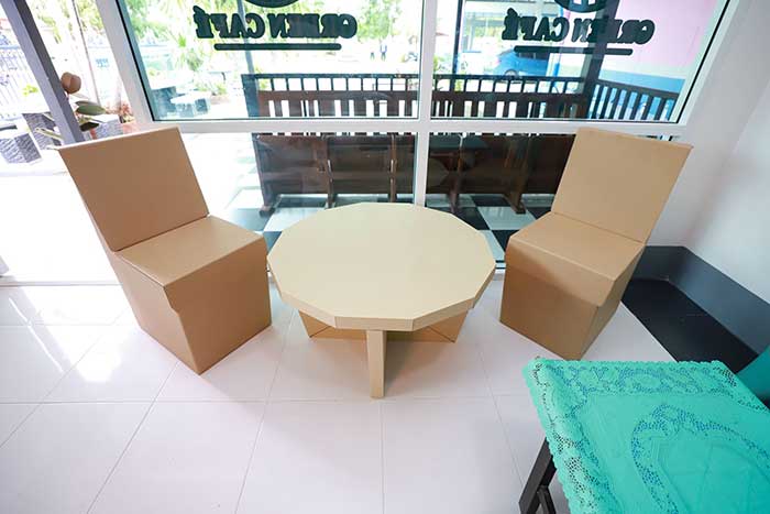 ทำความรู้จัก “ทับสะแก กรีนคาเฟ่” ร้านกาแฟกรีนดีไซน์จากวัสดุอัปไซเคิล