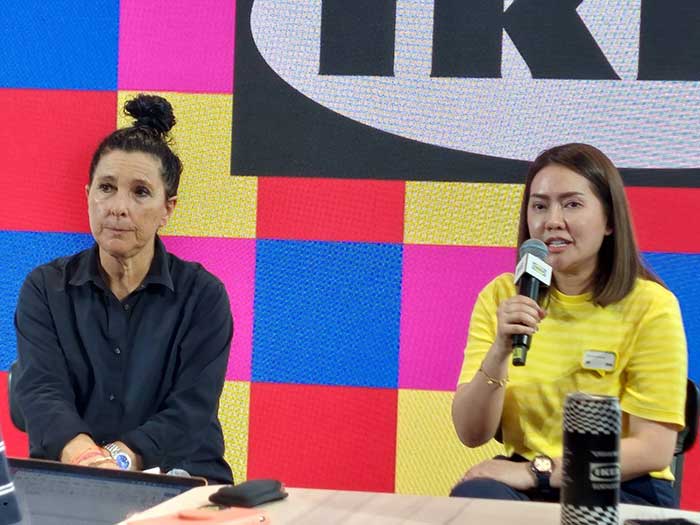 ลีโอนี่ ฮอสกิ้น ผู้จัดการฝ่ายธุรกิจค้าปลีก อิเกีย ประเทศไทย และ ศิรินทร์ อาศน์ศิลารัตน์ ผู้จัดการสโตร์ อิเกีย สุขุมวิท