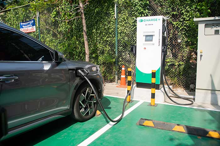 Charge+ เปิดตัวสถานีชาร์จรถไฟฟ้าเเบบ DC กำลังไฟ 120 kw เเห่งเเรกในไทย เล็งเพิ่มอีกหลายสิบจุดภายในปี 67