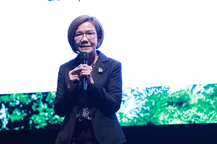 ดร.เอื้อมพร ปัญญาใส จาก บริษัท แปซิฟิกไพพ์ จำกัด