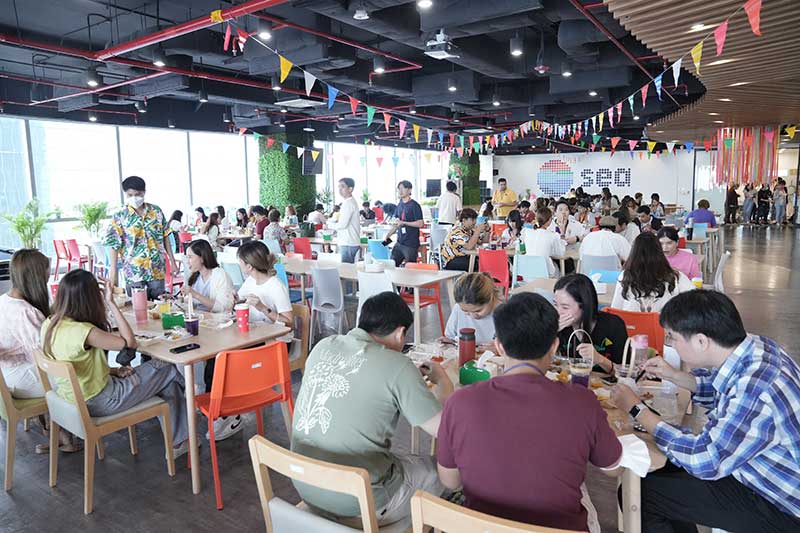 Sea Thailand team work