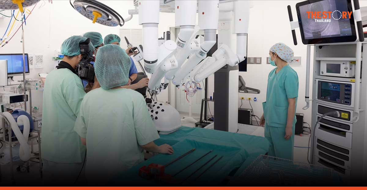 รพ.จุฬาภรณ์ เปิดตัว ‘หุ่นยนต์ช่วยผ่าตัด รักษามะเร็ง’ แผลเล็ก เจ็บน้อย ฟื้นตัวเร็ว
