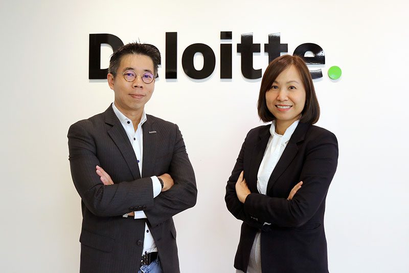 กัญญ์ทิพา เครือแก้ว ณ ลำพูน ผู้จัดการอาวุโส แผนก Organization Transformation และ ดร.โชดก ปัญญาวรานันท์ ผู้จัดการอาวุโส แผนก Growth ดีลอยท์ ประเทศไทย