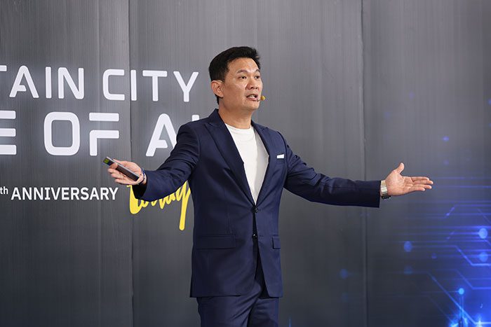 ศ.ดร.สุชัชวีร์ สุวรรณสวัสดิ์ นายกสภามหาวิทยาลัย CMKL