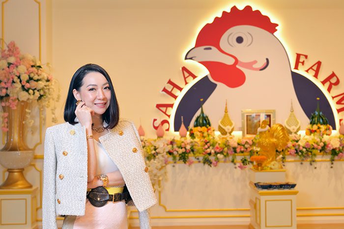 ดร.จารุวรรณ โชติเทวัญ ประธานสายการตลาดต่างประเทศ บัญชี การเงิน และเลขานุการประธานกรรมการบริหาร บริษัท สหฟาร์ม จำกัด (SAHA FARMS)