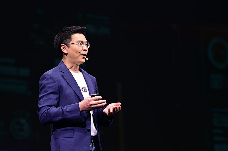 วีระ เกษตรสิน CTO ของ LINE ประเทศไทย