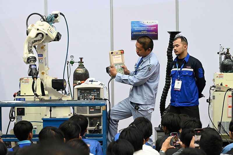 AI: เพื่อนร่วมงานอัจฉริยะปลดล็อกศักยภาพครูและนักเรียน